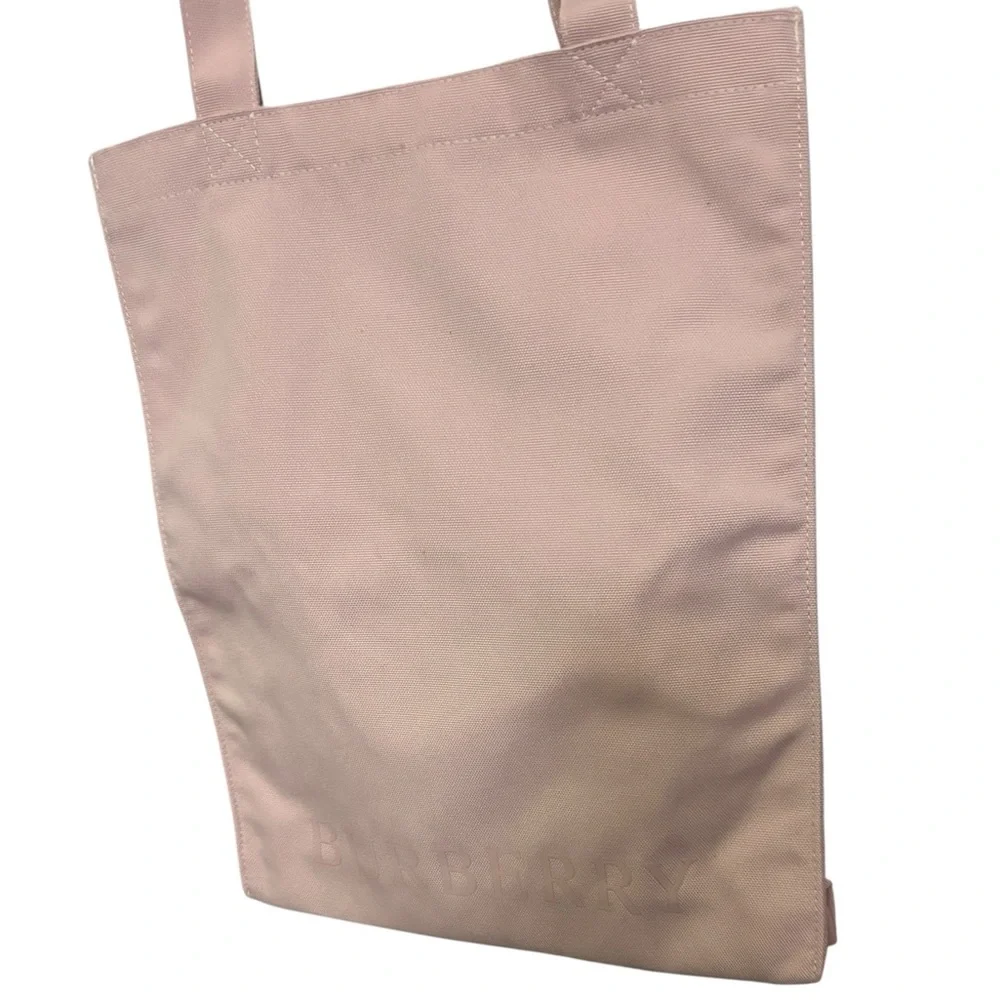 Burberry Pink Tote Bag canvas.
Condition: New with tags and still in the package - Picture 3 of 3